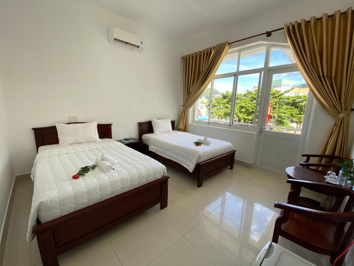 Con Dao Guesthouse Chi Khu Co Ong Exterior photo